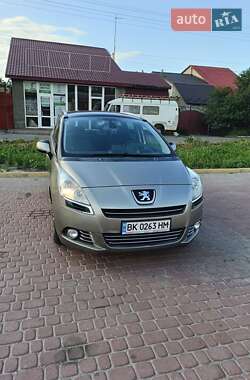 Микровэн Peugeot 5008 2010 в Ровно