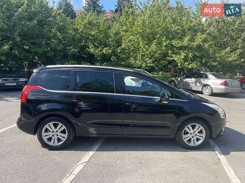 Микровэн Peugeot 5008 2010 в Черновцах