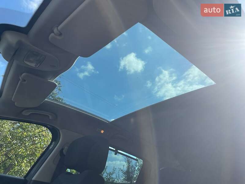 Микровэн Peugeot 5008 2010 в Черновцах