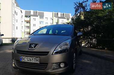 Микровэн Peugeot 5008 2010 в Новояворовске