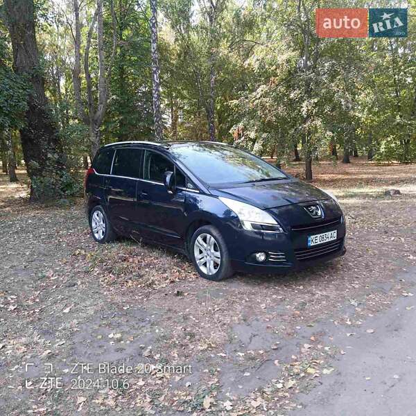 Peugeot 5008 2011