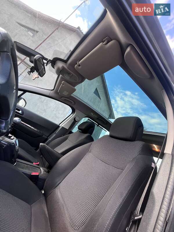 Мікровен Peugeot 5008 2010 в Самборі