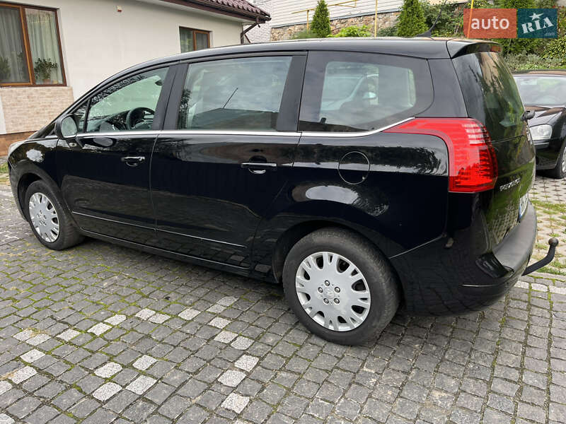 Мікровен Peugeot 5008 2010 в Звягелі