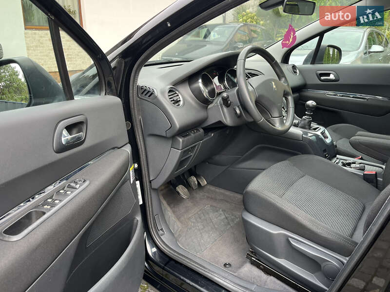 Мікровен Peugeot 5008 2010 в Звягелі