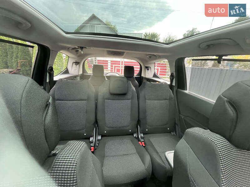 Мікровен Peugeot 5008 2010 в Звягелі