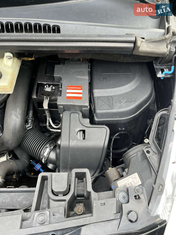 Мікровен Peugeot 5008 2010 в Звягелі