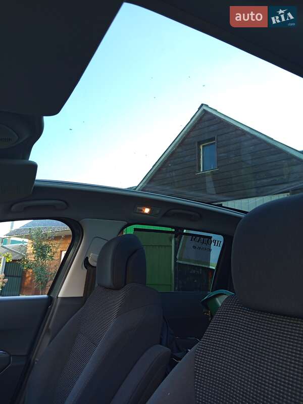 Мікровен Peugeot 5008 2013 в Ратному