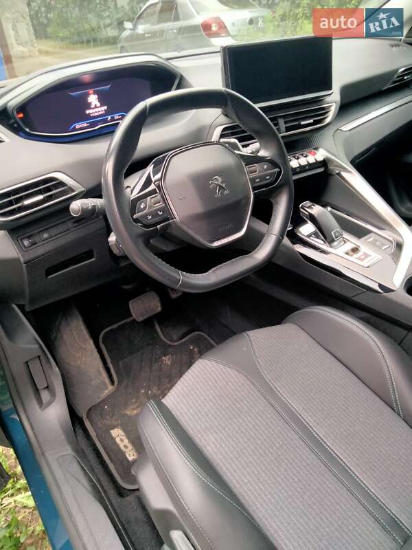 Внедорожник / Кроссовер Peugeot 5008 2021 в Ужгороде