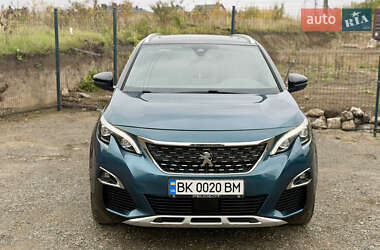 Внедорожник / Кроссовер Peugeot 5008 2017 в 