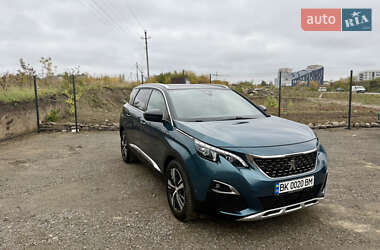 Внедорожник / Кроссовер Peugeot 5008 2017 в 