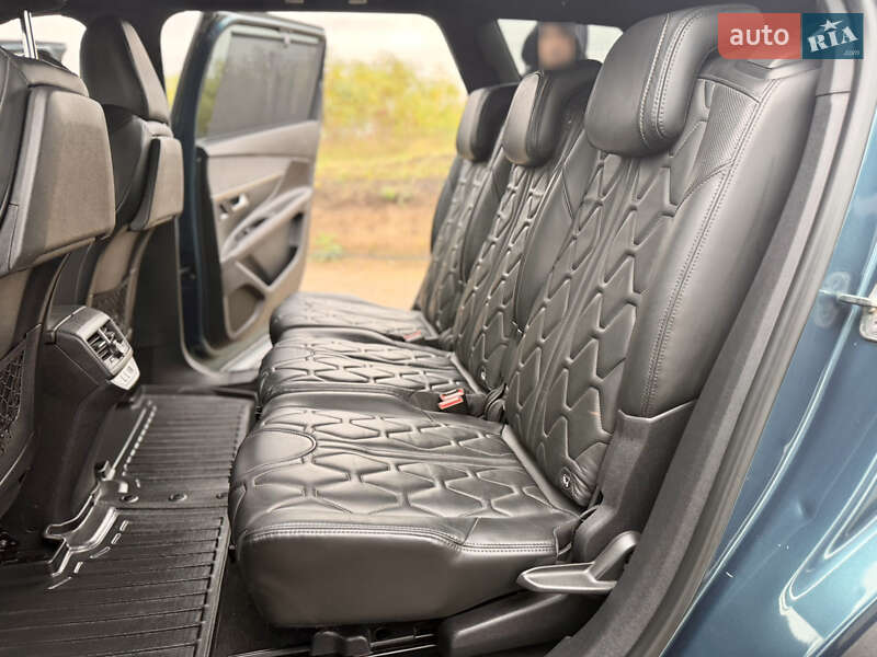 Внедорожник / Кроссовер Peugeot 5008 2017 в Ровно фото 15 Внедорожник / Кроссовер Peugeot 5008 2017 в Ровно