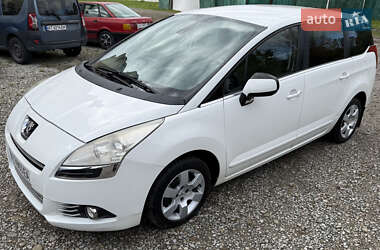 Микровэн Peugeot 5008 2013 в 