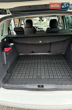 Микровэн Peugeot 5008 2013 в 