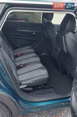 Позашляховик / Кросовер Peugeot 5008 2019 в 