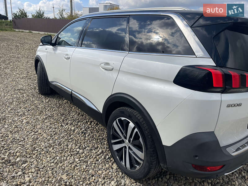 Внедорожник / Кроссовер Peugeot 5008 2017 в Львове
