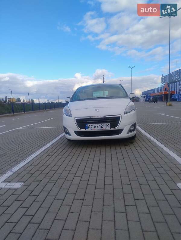 Микровэн Peugeot 5008 2014 в Нововолынске