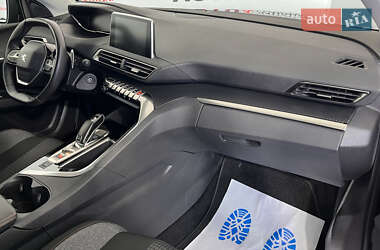 Внедорожник / Кроссовер Peugeot 5008 2019 в 