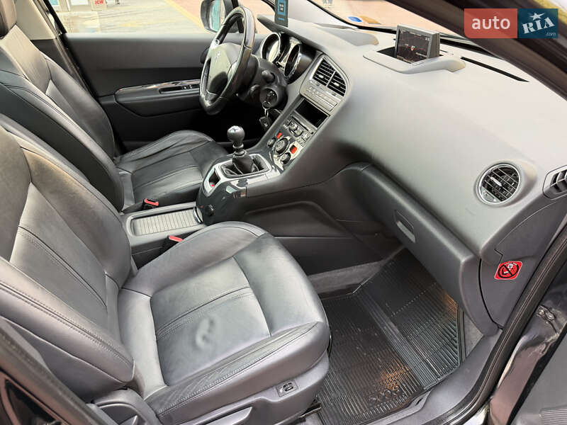 Микровэн Peugeot 5008 2014 в Ровно