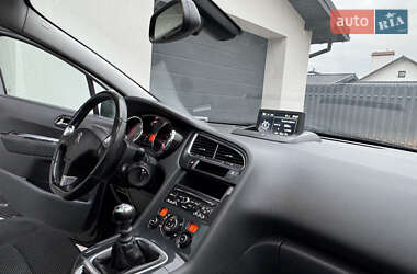 Микровэн Peugeot 5008 2016 в 