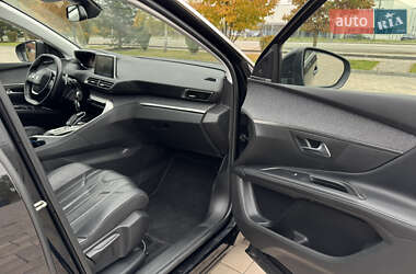 Внедорожник / Кроссовер Peugeot 5008 2020 в 