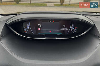 Внедорожник / Кроссовер Peugeot 5008 2020 в 