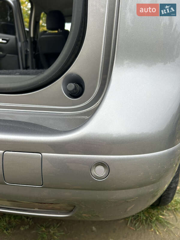 Микровэн Peugeot 5008 2015 в Ивано-Франковске