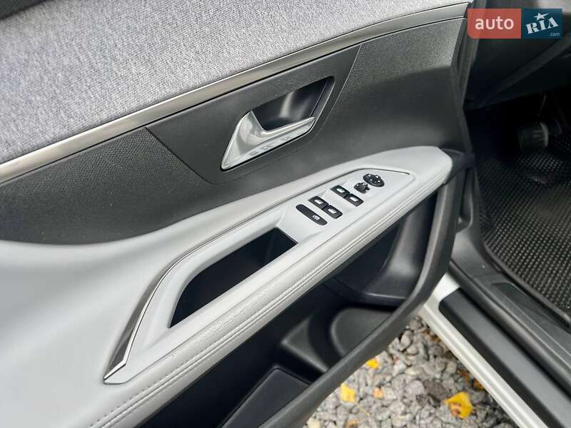 Позашляховик / Кросовер Peugeot 5008 2017 в Полтаві фото 40 Позашляховик / Кросовер Peugeot 5008 2017 в Полтаві