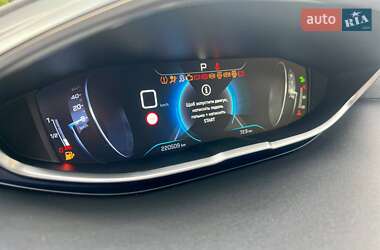 Внедорожник / Кроссовер Peugeot 5008 2017 в 