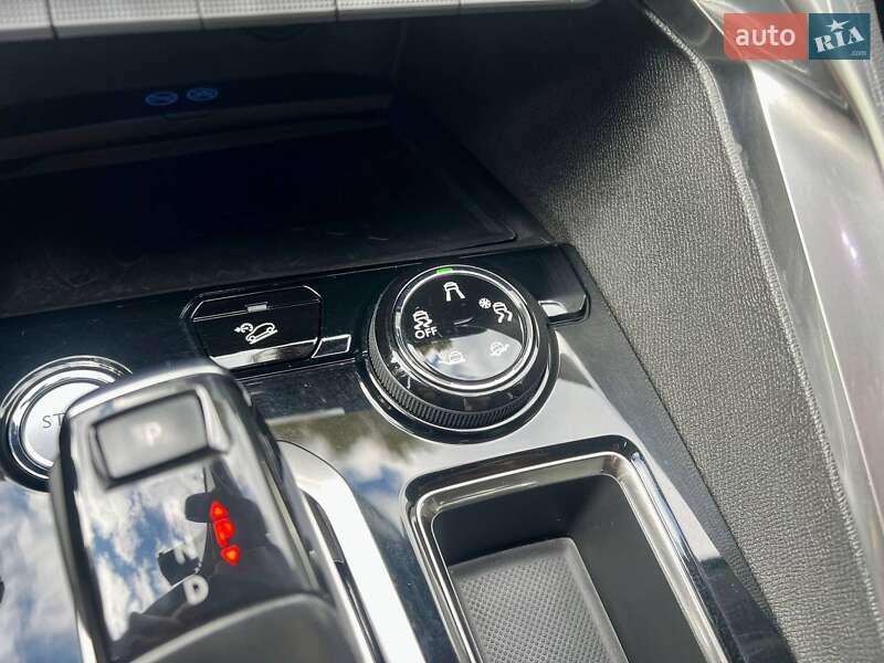 Позашляховик / Кросовер Peugeot 5008 2017 в Полтаві фото 49 Позашляховик / Кросовер Peugeot 5008 2017 в Полтаві