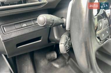 Внедорожник / Кроссовер Peugeot 5008 2017 в 