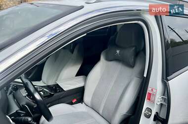 Внедорожник / Кроссовер Peugeot 5008 2017 в 