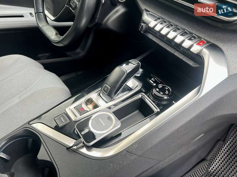 Позашляховик / Кросовер Peugeot 5008 2017 в Полтаві фото 81 Позашляховик / Кросовер Peugeot 5008 2017 в Полтаві