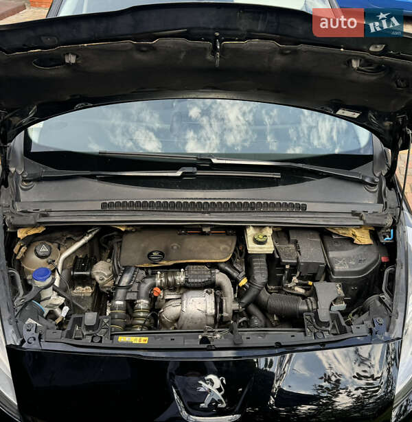 Микровэн Peugeot 5008 2015 в Ивано-Франковске