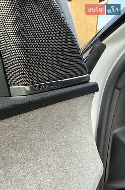 Внедорожник / Кроссовер Peugeot 5008 2022 в 