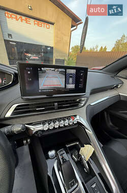 Внедорожник / Кроссовер Peugeot 5008 2022 в 