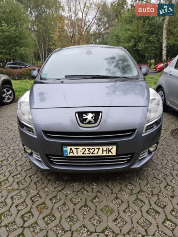 Мікровен Peugeot 5008 2011 в  фото Мікровен Peugeot 5008 2011 в