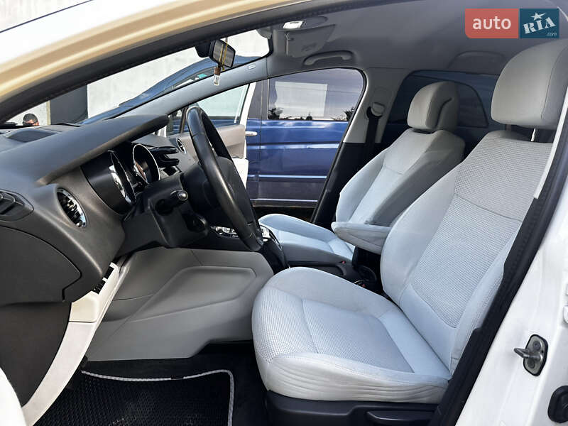 Микровэн Peugeot 5008 2013 в Рава-Русской фото 8 Микровэн Peugeot 5008 2013 в Рава-Русской