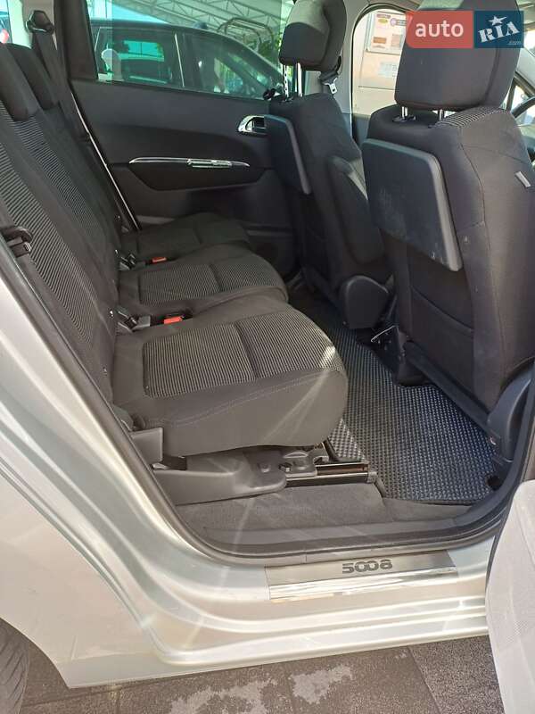 Мікровен Peugeot 5008 2010 в Луцьку
