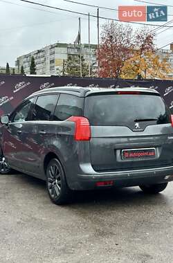 Микровэн Peugeot 5008 2013 в 