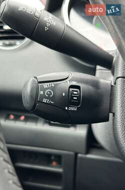 Микровэн Peugeot 5008 2013 в 