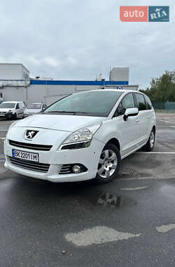 Микровэн Peugeot 5008 2011 в 