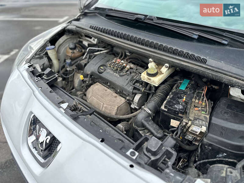 Мікровен Peugeot 5008 2011 в Житомирі фото 12 Мікровен Peugeot 5008 2011 в Житомирі