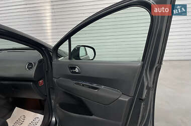 Мікровен Peugeot 5008 2011 в  фото 43 Мікровен Peugeot 5008 2011 в