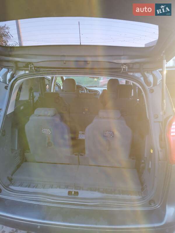 Микровэн Peugeot 5008 2013 в Львове