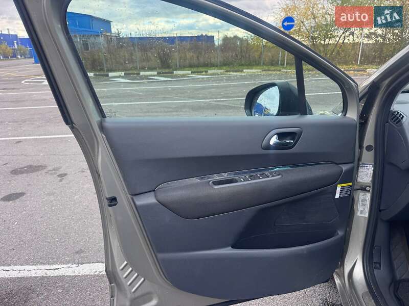 Микровэн Peugeot 5008 2010 в Ровно фото 16 Микровэн Peugeot 5008 2010 в Ровно