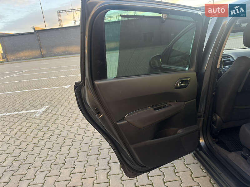 Микровэн Peugeot 5008 2013 в Ивано-Франковске фото 22 Микровэн Peugeot 5008 2013 в Ивано-Франковске