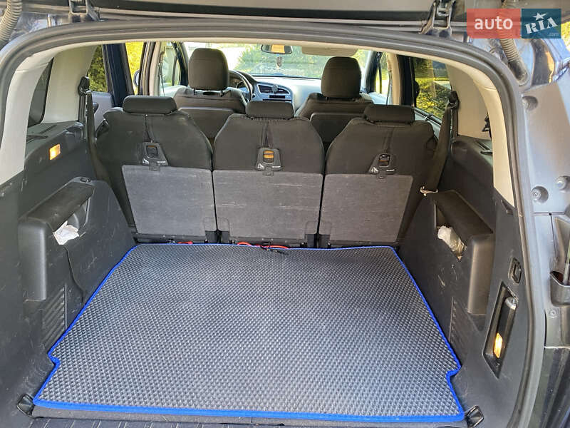 Микровэн Peugeot 5008 2010 в Львове