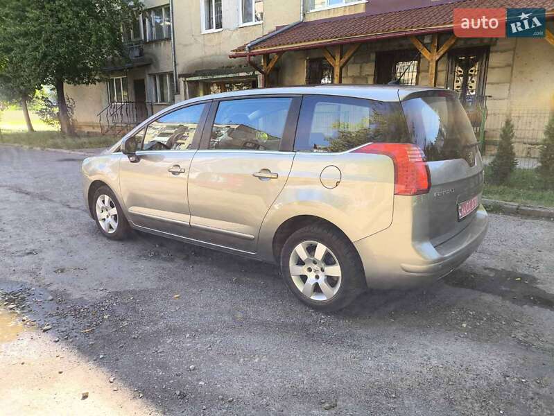 Микровэн Peugeot 5008 2012 в Калуше