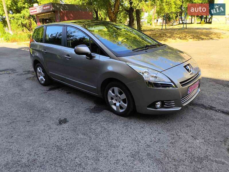 Микровэн Peugeot 5008 2012 в Калуше