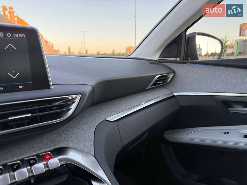 Внедорожник / Кроссовер Peugeot 5008 2017 в Кривом Роге фото 44 Внедорожник / Кроссовер Peugeot 5008 2017 в Кривом Роге